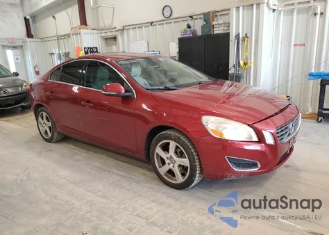 2012 Volvo S60 T5 z USA, uszkodzony, nr VIN YV1622FS7C2043536